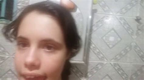 Vídeos pornôs com Novinha Batendo Siririca 